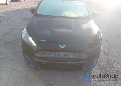 2015 Ford Focus z USA, uszkodzony, nr VIN 1FADP3L90FL213374